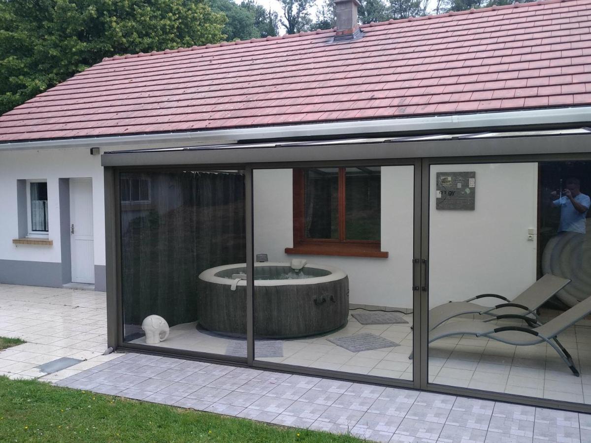 Gite De La Souche Avec Jacuzzi Doudeauville Exterior foto