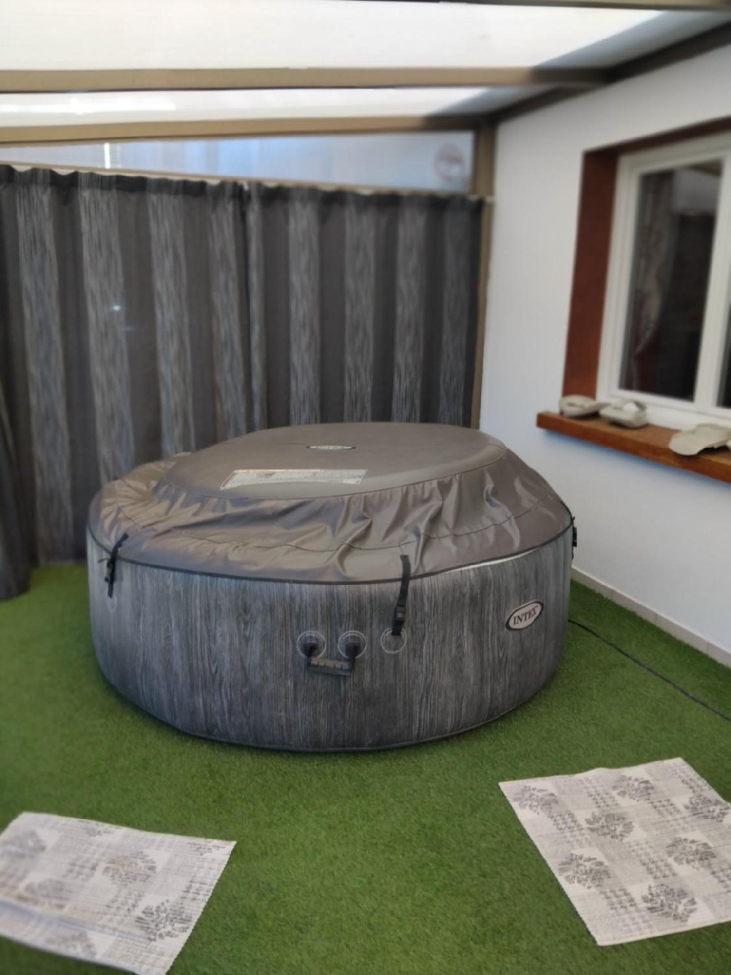 Gite De La Souche Avec Jacuzzi Doudeauville Exterior foto